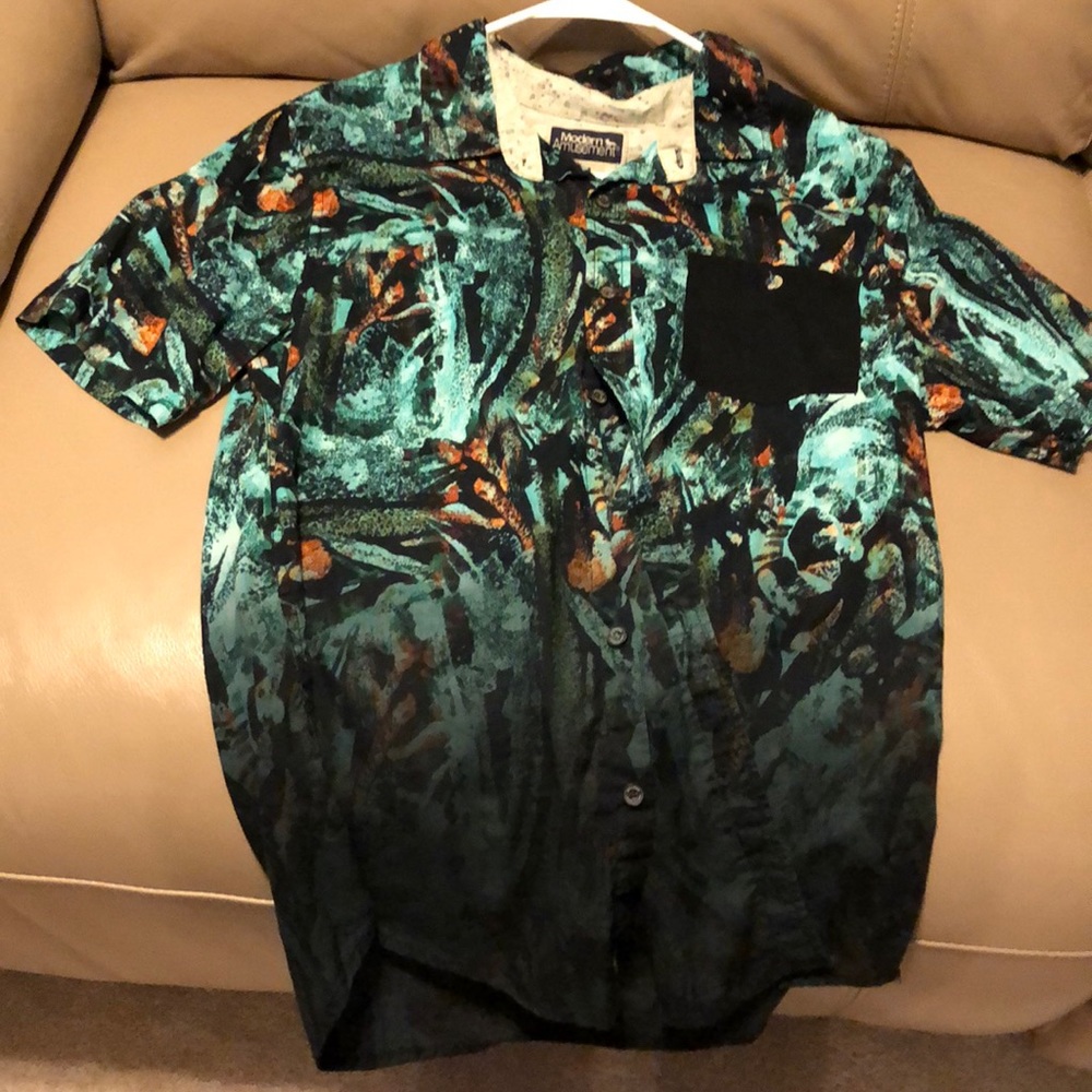 button up - Picture 2 of 5